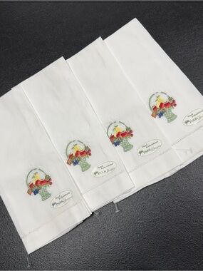 Park Designs White Hand Towels with Fruit Basket Embroidery - Set of 4